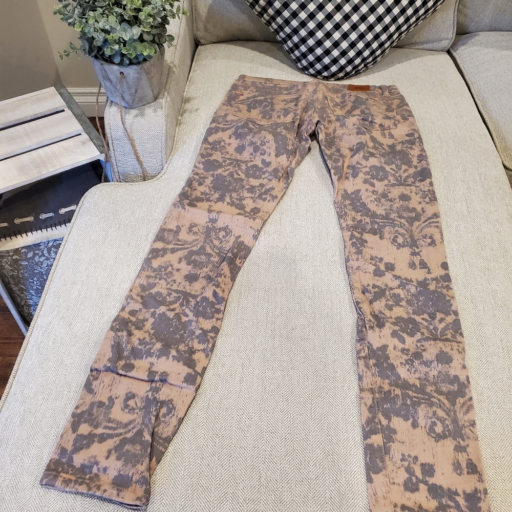 BDG jean size 26